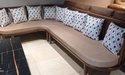 e1c9a7b2-e303-402b-ba11-e3c6794ff4d5